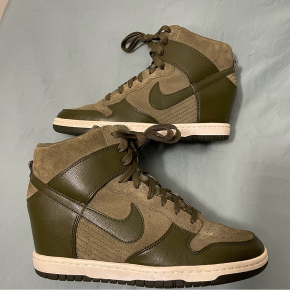 Nike Dunk Sky Hi - Picture 2 of 8